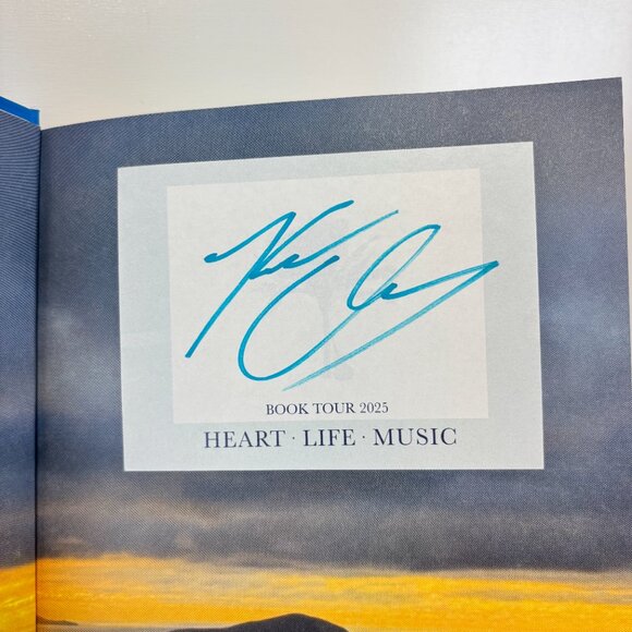 Kenny Chesney Signed First Edition Heart Life Music Autograph Book Tour Country - Picture 4 of 6